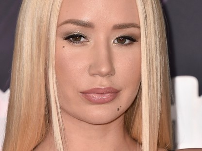 Iggy Azalea semmit sem szégyell: amit más takargatna, azt ő megvillantja
