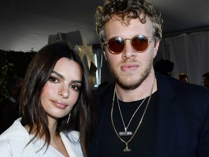 Emily Ratajkowski és férjének kontrasztos szettje a legmenőbb dolog volt a vörös szőnyegen