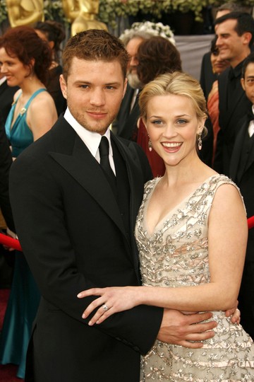 Reese Witherspoon és Ryan Phillippe. 1999-ben házasodtak össze és két gyermekük is született. 2005-ben kezdődtek el a problémák, amikor is a pár elkezdett házassági tanácsadásra járni. Witherspoon egy ideig tagadta, hogy komoly gondjaik lennének, de 2006-ban végül elváltak. A színésznőt hírbe hozták Jake Gyllenhaallal, és állítólag Phillippe-nek is volt kivel vigasztalódnia.