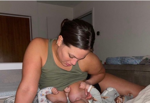 18 csodás fotó a nyilvános szoptatásról, egyenesen a sztároktól