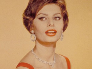 Sophia Loren 80 felett is divatikon