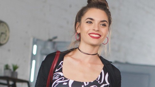 Miss Balaton egy vagány bakanccsal búcsúzik a Gardróbnaplótól