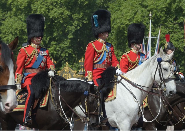 Vilmos herceg a katonai parádén