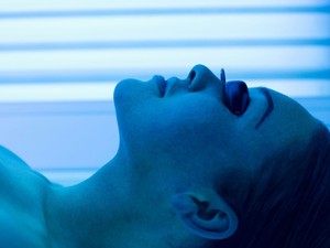 Egy daganatos beteg kitálalt: ideje, hogy messziről kerüljük a szoláriumot!