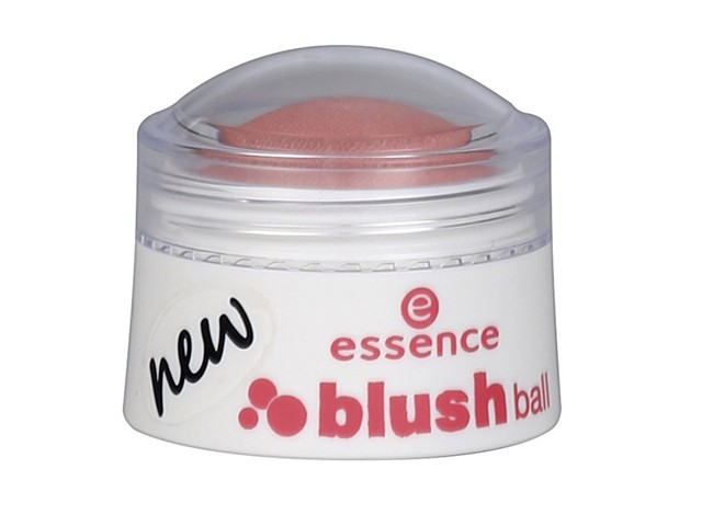 Mítosz: A világos arcpirosító természetellenes hatást kelt. Igazság: Inkább kerüld az unalmas, mindenki által hordott színeket. Egy kiemelkedő árnyalatú pirosító természetes hatást nyújt, miközben harcol a fáradtság jeleivel. Egy szép világos barack vagy pink életre kelti az arcod! A mi választásunk: pirosító ball 10 barack ESSENCE 1099 Ft