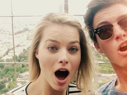 Modell lett Margot Robbie szexi öccséből