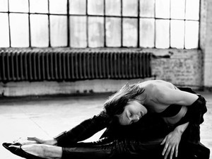 Megérkezett Hedi Slimane első divatfilmje a Saint Laurent számára