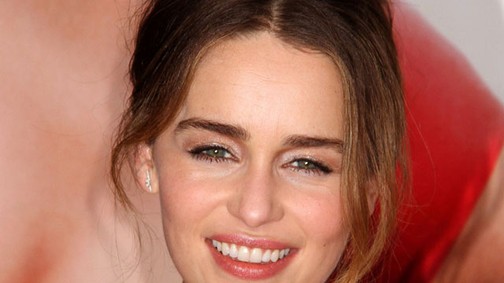 Emilia Clarke a legbájosabb ruhában, amit valaha láttál