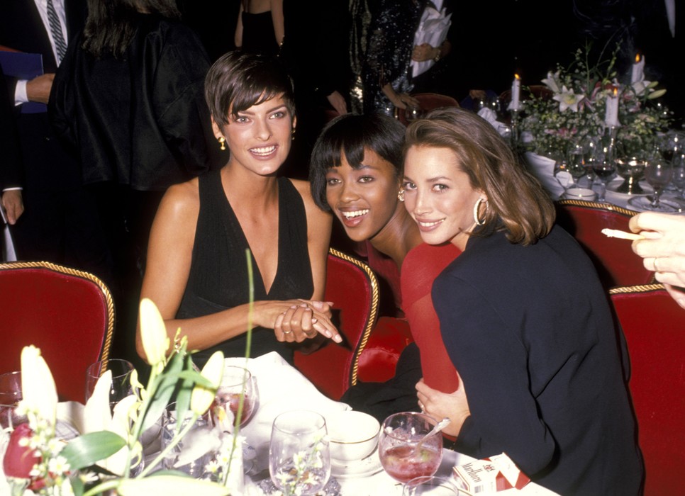 Az akkor már rövid hajjal hódító Linda Evangelista, Naomi Campbell és Christy Turlington 1989-ben