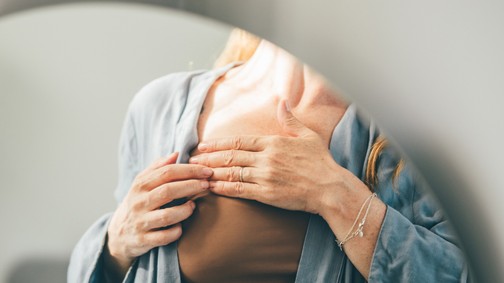 A mellrák 7 korai tünete alig észrevehető, de jól jegyezd meg őket: életet menthet, ha időben észreveszed