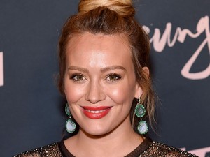 Hilary Duff megmutatta gömbölyödő pocakját!
