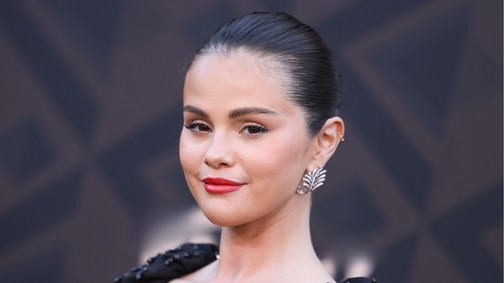 Selena Gomez aprócska bikiniben pózolt a kamerának, csak úgy sugárzik belőle a magabiztosság