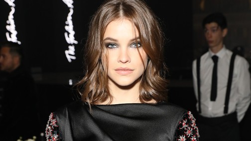 Lángol az internet Palvin Barbi egy szál melltartós posztjától