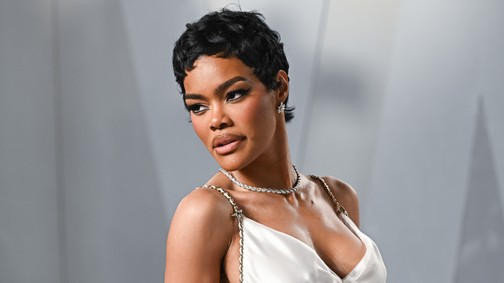 Teyana Taylor meztelenruhája tökéletesen egyesíti a merészséget és az eleganciát, csak úgy ragyog a színésznő