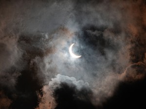 Holdfogyatkozással jön a telihold, és 3 nagy változást is hoz magával