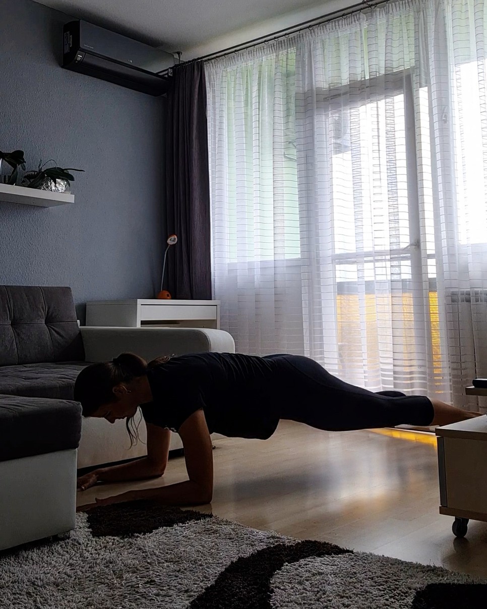 Ezzel az otthoni edzéssel Juhász Petra segítségével a felsőtested erősítheted