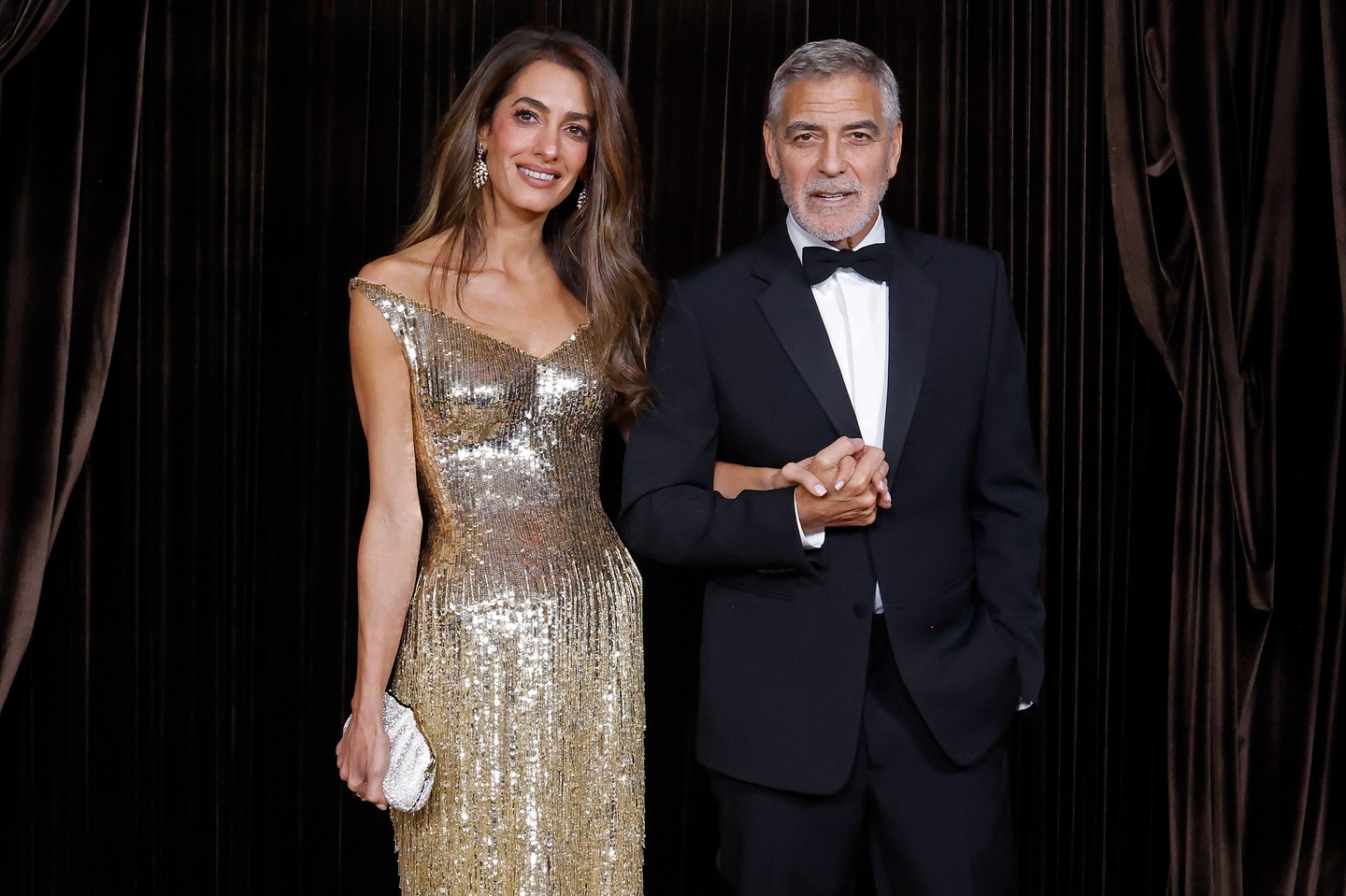 17 év - George Clooney és Amal Clooney kétségtelenül Hollywood egyik álompárja. Az egykor megrögzött agglegény és a sztárügyvéd 2013-ban találkoztak először és szinte azonnal tudták, megtalálták az igazit. Esküvőjükre 2014-ben került sor, két gyermekük van: Alexander és Ella. 