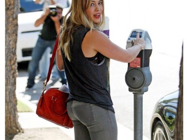 Hilary Duff hétkönap is dögös! Muszáj, mert figyelik