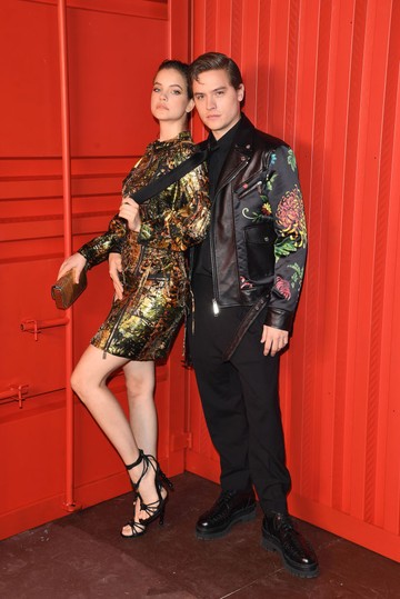 Palvin Barbara és Dylan Sprouse legforróbb pillanatai a kamerák előtt 