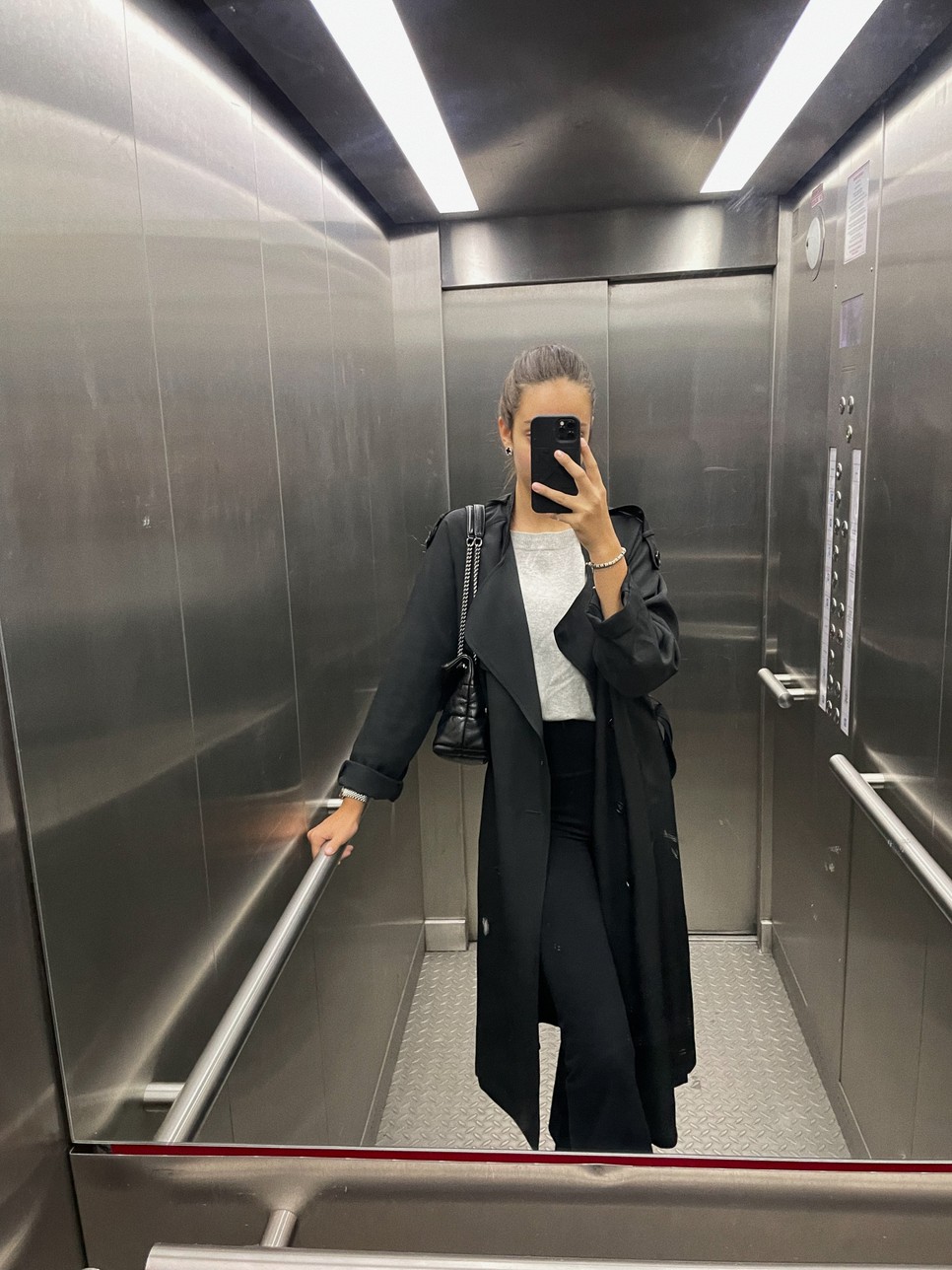 Dafni ma egy kulcsfontosságú őszi darabot viselt