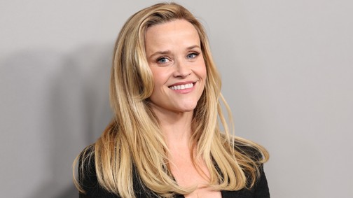 Reese Witherspoon pink pucérruhában tündököl, azonnal elpirulsz a látványtól