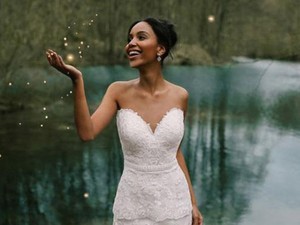 A Disney mesébe illő menyasszonyi ruha kollekciót dobott piacra