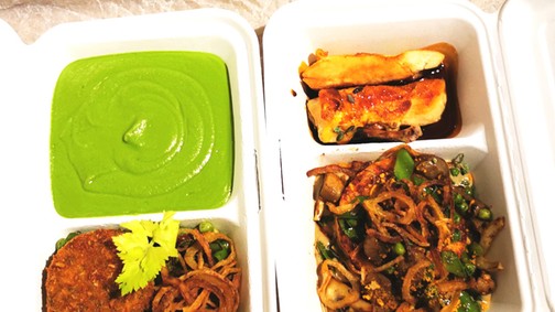 Házhoz jönnek a KIOSK Budapest izgalmas ízei, mi pedig kipróbáltuk őket