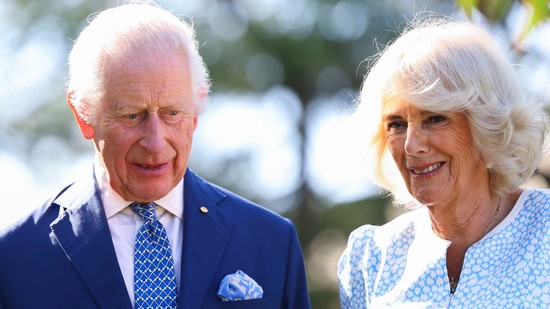 Károly király és Kamilla királyné legfrissebb közös fotóját imádják a rajongók, csak úgy árad belőle a szerelem