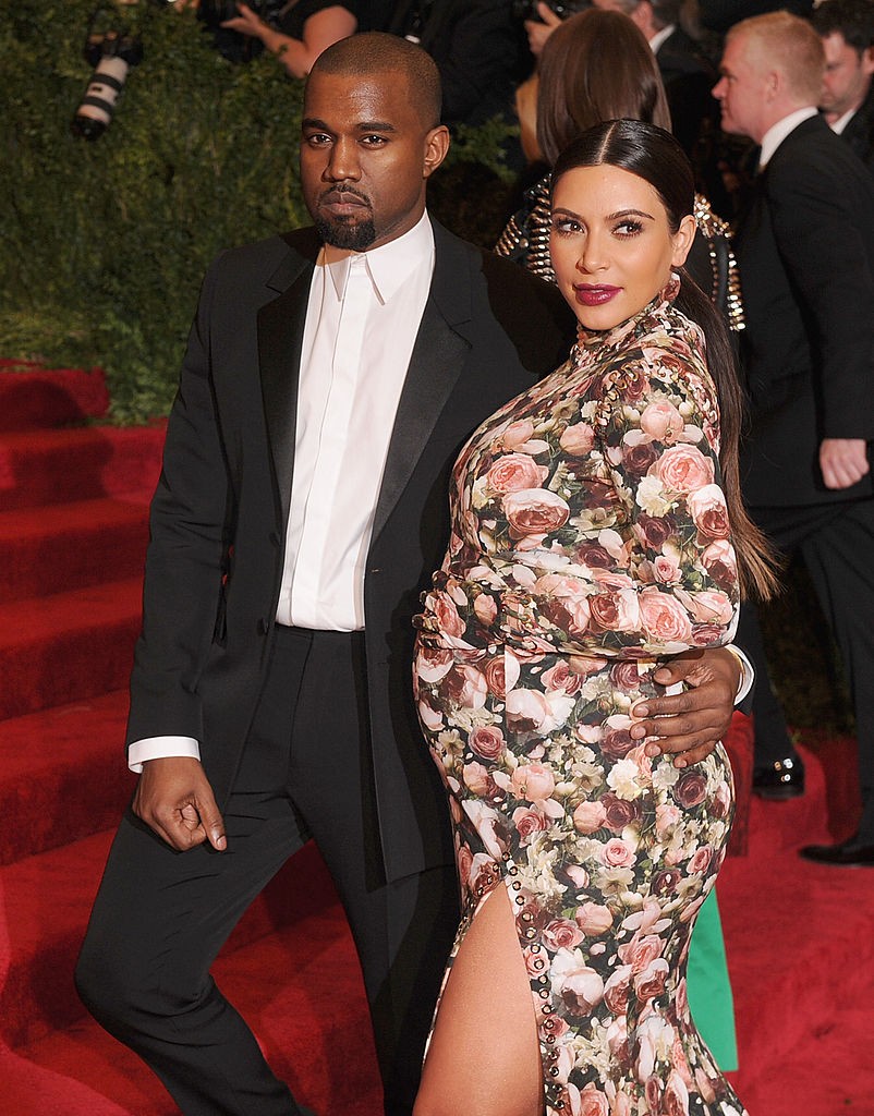 Kim Kardashian a Met gálán az emlékezetes Givenchy ruhában 2013-ban