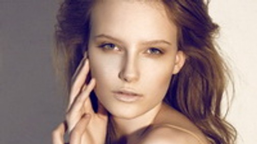 Újabb magyar címlaplány