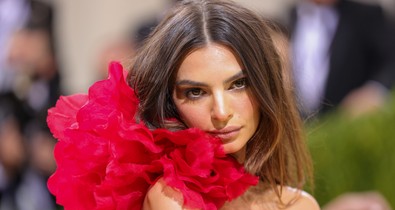 Sosem találod ki, kivel jött össze Emily Ratajkowski