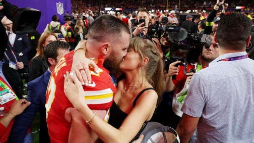 Miért akkora szám Taylor Swift és Travis Kelce Super Bowl csókja? Csak figyelj!