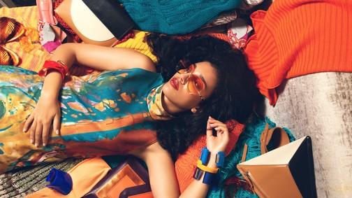 Exkluzív divatanyag a 80-as évek stílusára hangolva