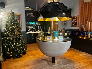 Smaragdzöld luxus italbutik nyílt Budapest szívében - két hétig elérhető a The Bar - Giftshop Pop-up Store