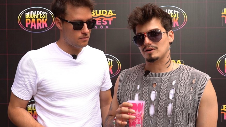 Marics Peti és Valkusz Milán egy pillanatra sem unatkoznak, a csapat életében a nyár mindig a koncertekről, fellépésekről szól