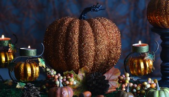 A tökéletes halloweeni teríték: így varázsolj ünnepi vacsoraasztalt 10 perc alatt