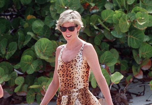 10 időtlen nyári szett Diana hercegnétől, ami ma is pont ugyanolyan divatos, mint 30 éve