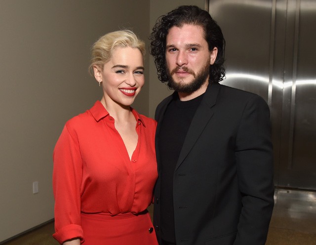 Kit Harington és Emilia Clarke