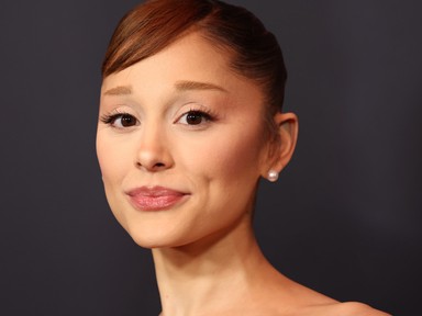 Ariana Grande Vivienne Westwood csipkés meztelenruhája minden nő álma