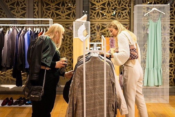 11,2 millió forint gyűjtöttek a rászoruló lányoknak az idei UNICEF Pop-Up Store-on