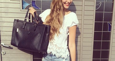 Bogi hippis szettben köszönti a hetet