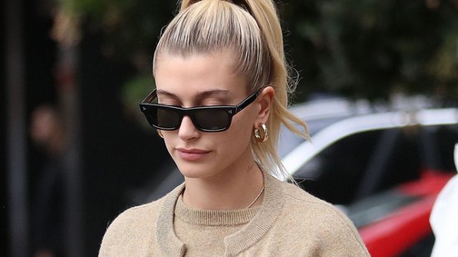 Hailey Bieber Baby Yoda szettje a nap fénypontja