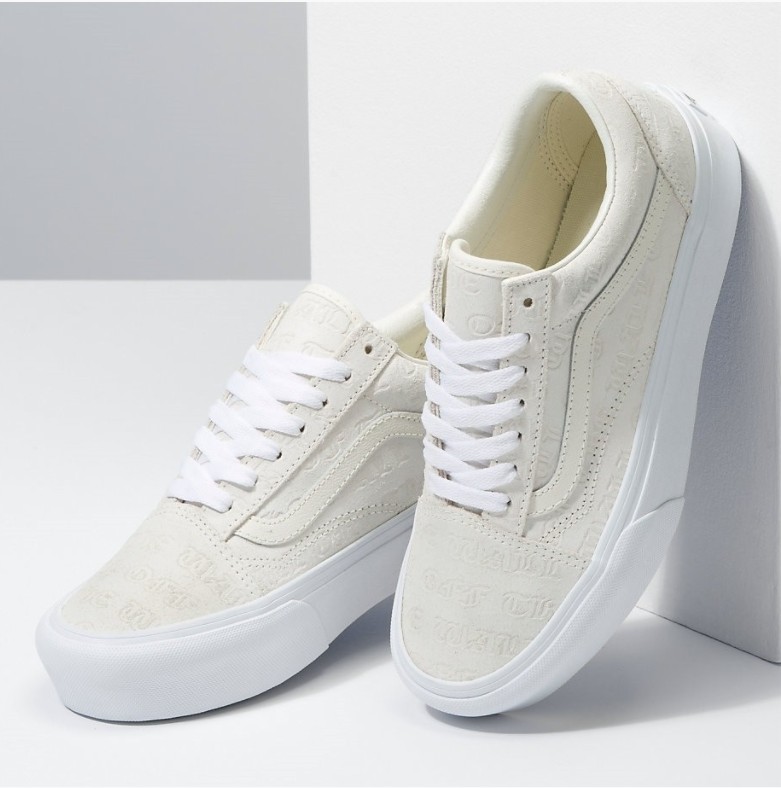 A klasszikus hófehér tornacipő igazi jolly-joker, mutatjuk, hogyan viseld idén nyáron