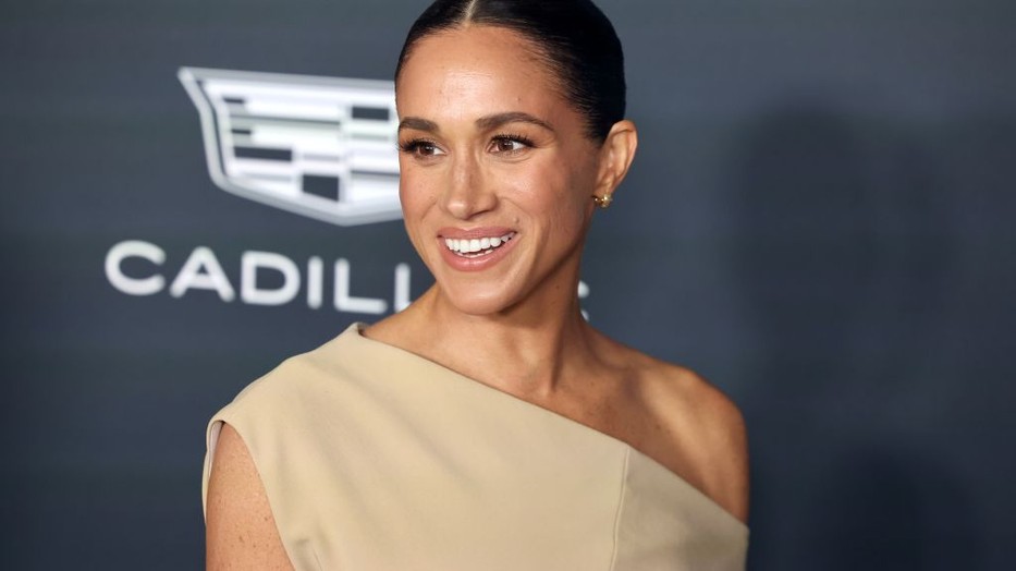 Meghan Markle a karkötőjével üzent Károly királynak