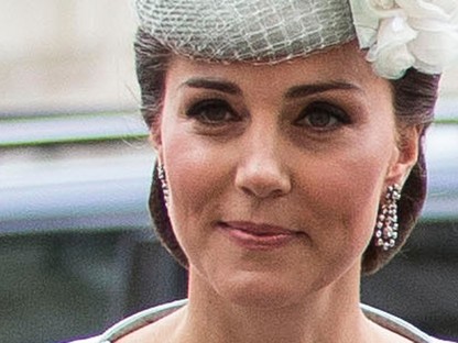 Úgy tűnik tényleg ez a fazon Kate Middleton kedvence, hisz negyedszer is felvette! 