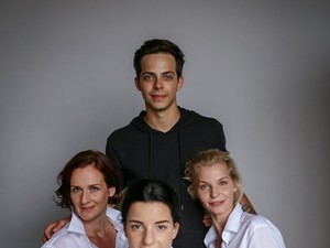 Illés Fanni, Lilu és Malek Andi gyönyörű, természetes bőrrel álltak modellt