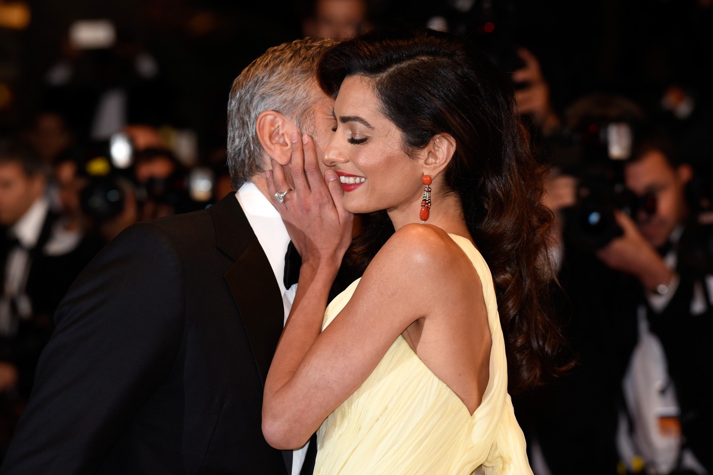 George Clooney és Amal Clooney intim pillanatai olykor a rajongókat is zavarba hozzák. 