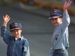 Vilmos herceg és Harry herceg gyerekkori fotóitól egyszerűen elolvadunk!