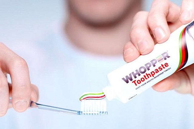 Ez komoly? Már Whopper-ízű fogkrémet is vehetünk a Burger Kingben?