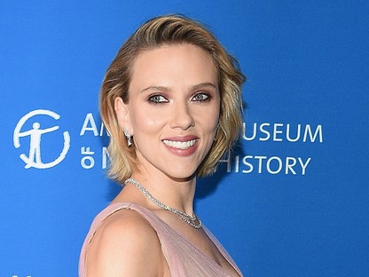 Scarlett Johansson álomszép ruhában tért vissza egy év után 